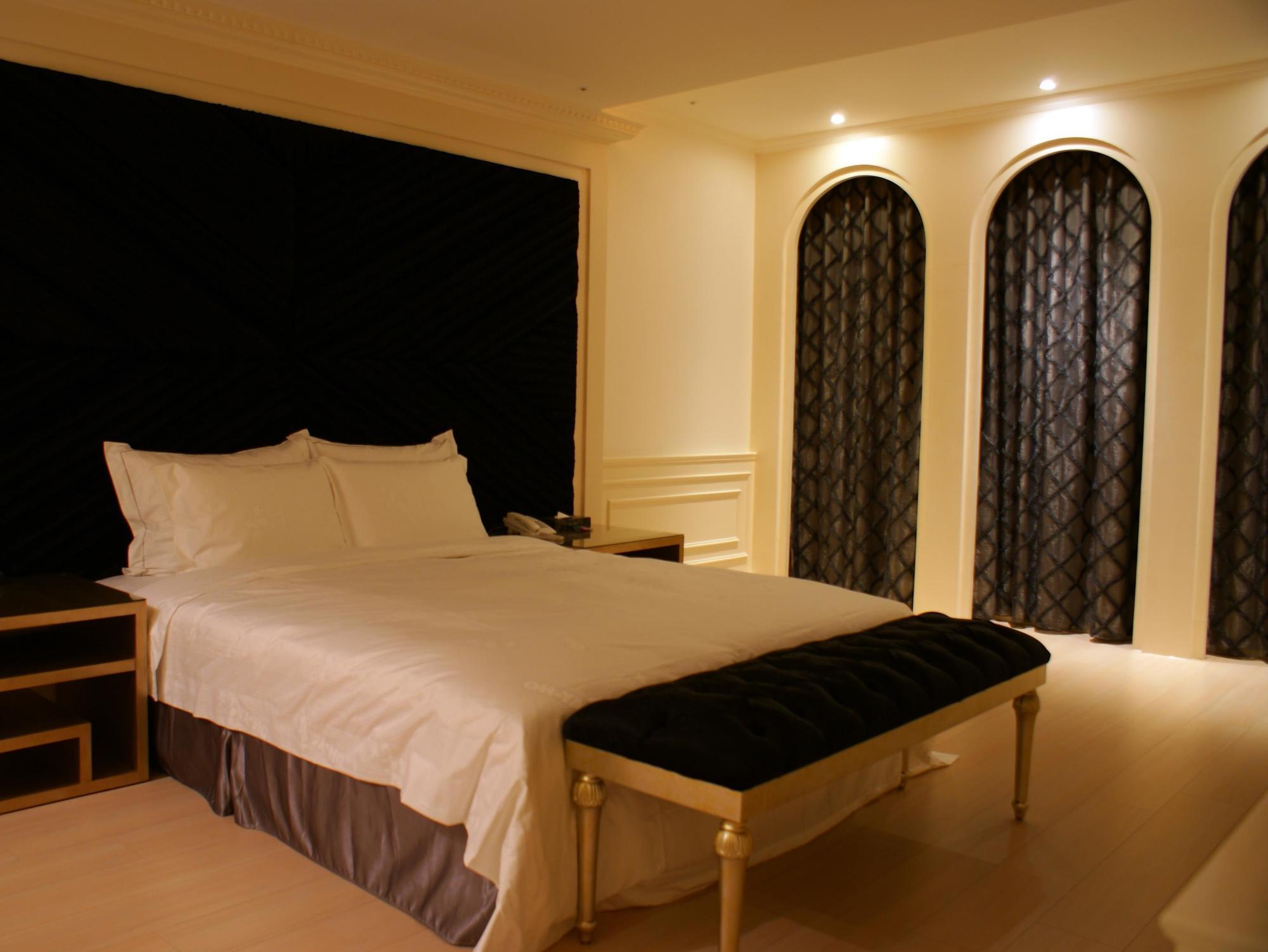 All-Ur Boutique Motel - Taichung Branch Exterior foto